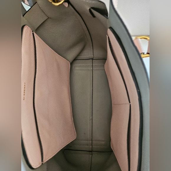 👛 BURBERRY BELTED BAG - Picture 4 of 14